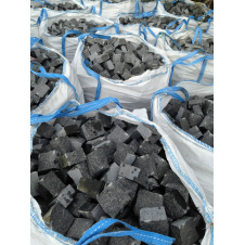 Камінь гранітний 100x100x50 мм для мощення доріжок