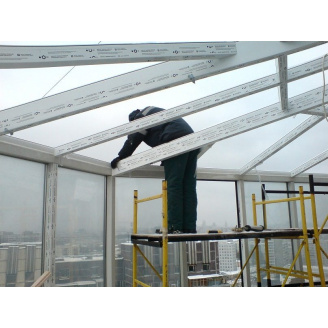 Скління басейну алюмінієм з протиударним склом