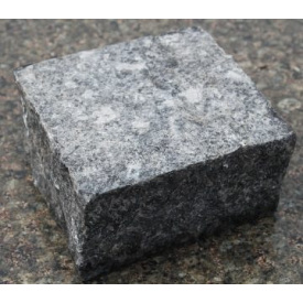 Брусчатка гранитная пилено колотая 100х100х50 мм Житомирского месторождения