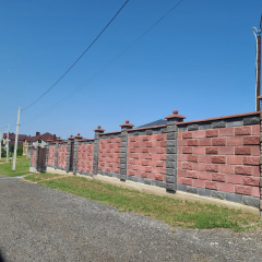 Блок декоративный рваный камень для забора 390х90х190 мм красный Киев