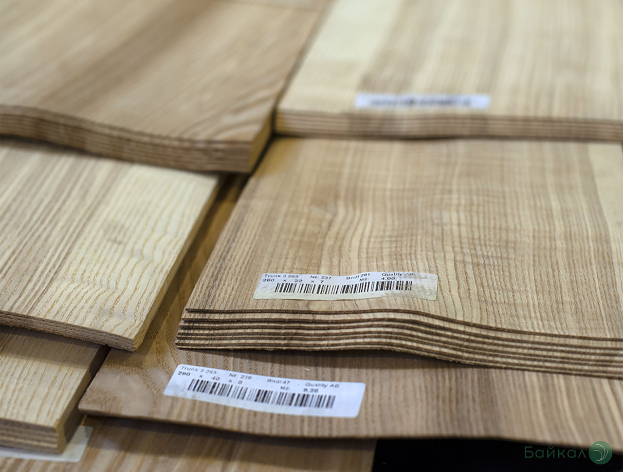 Пиленый шпон дуба 4. Пиленый шпон дуба 4. Шпон дуба пиленый 3 мм. Шпон ясеня тангенциальный. Шпон ясень дальневосточный тангенциальный.