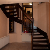 Виготовлення дерев`яних сходів на другий поверх
