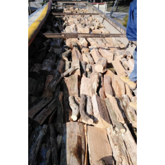 Дрова сосновые колотые по 35-40 см Drovianik, цена без доставки Киев