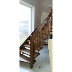 Изготовление поворотной бескаркасной деревянной лестницы на второй этаж Херсон