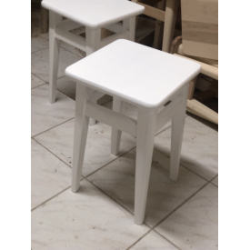 Табурет кухонный массив бука в белом цвете 450x300x300