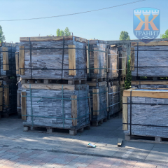Бруківка гранітна пилена 200х100х30мм від виробника Коломия