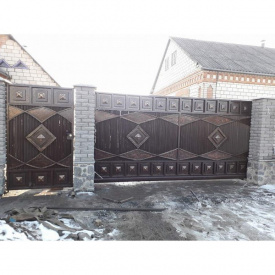 Ковані ворота Лола