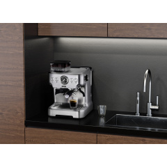 Кавоварка Trisa 6219.7512 Barista Plus срібляста (5654) Нововолинськ