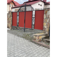 Ковані ворота з гострими піками й профнастилом Legran Ромни