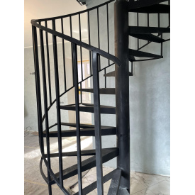 Гвинтові сходи металеві на трубі внутрішні Legran