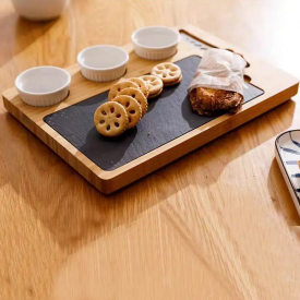 Бамбуковая разделочная доска с ножом, соусниками и поверхностью для резки сыра, доска из бамбука 34x24x2.5см