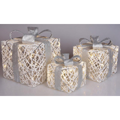 Декоративная композиция - 3 коробки 15х20см, 20х25см, 25х30см с LED-подсветкой, белый с серебром BonaDi DP69599 Киев