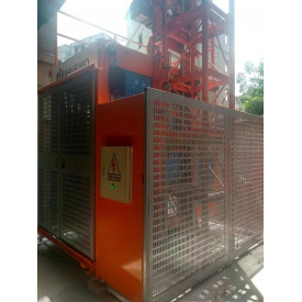 Грузо-пассажирский однокабинный подъемник SC 200 IH 2 т