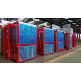 Грузо-пассажирский однокабинный подъемник SC 200 GD 2 т