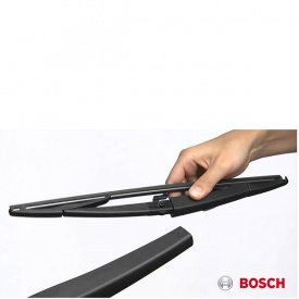 Щетка стеклоочистителя каркасная BOSCH Rear TW H355 Jeep Commander, Grand Cherokee [WH] (3 397 011 435)