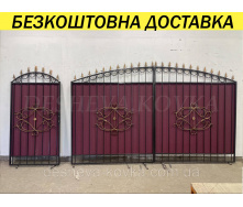 Кованые ворота из профнастилом и коваными элементами