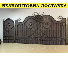 Ворота с коричневым матовым профнастилом и ковкой в ​​НАЛИЧИИ