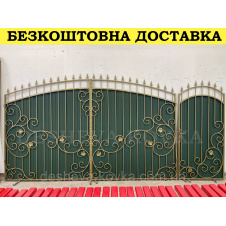 Кованые ворота из профнастилом и коваными элементами