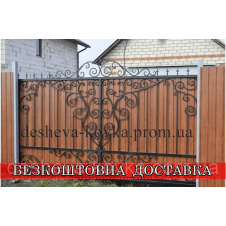 Ворота из профнастила и коваными элементами