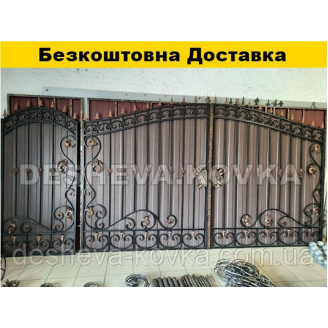 Ворота из калиткой из коваными элементами