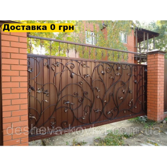 Кованые ворота из профнастила из коваными элементами