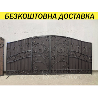 Кованые ворота с калиткой и пиками