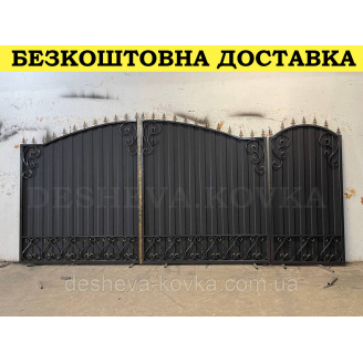 Кованые ворота из профнастилом и коваными элементами