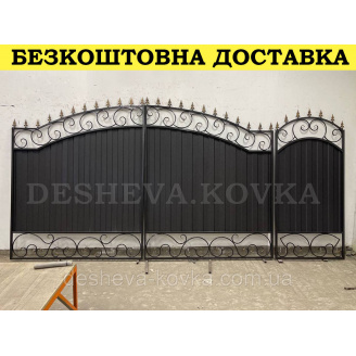 Кованые ворота из профнастилом и коваными элементами