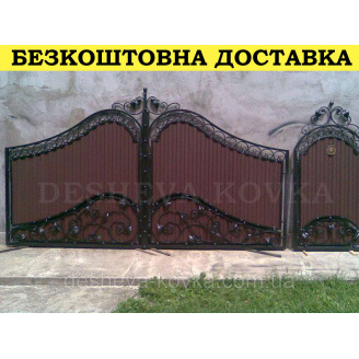 Кованые ворота из профнастилом и коваными элементами