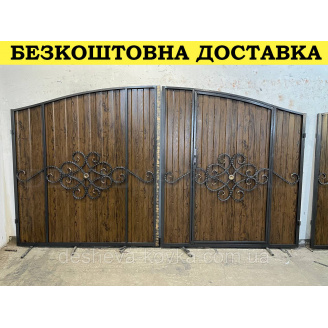 Кованые ворота с калиткой и пиками