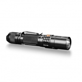 Ручной тактический фонарик Fenix UC35 V20 CREE XP-L HI V3 1000лм Черный