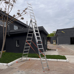 Драбина алюмінієва трисекційна 8 м на 12 сходинок Стандарт Молочанськ