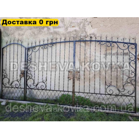 Кованые распашные ворота из профнастила из элементами ковки