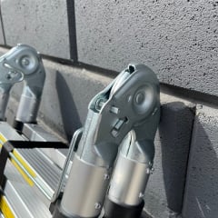 Телескопічна двосекційна драбина 2 х 10 сходинок Техпром Цумань