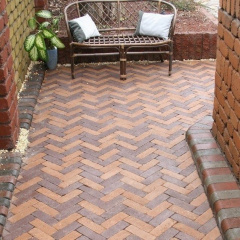 Тротуарна плитка Золотий Мандарин Барселона Антик 186х60х45 мм на сірому цементі персиковий Южноукраїнськ