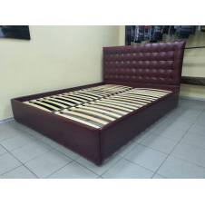 Двоспальне ліжко подіум Санрайс Sentenzo зі зручним виголов'ям, декорованим каретною стяжкою 160х200