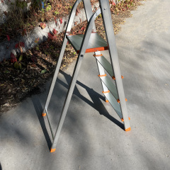 Стремянка на 4 ступени алюминиевая 1 м Стандарт Ворожба