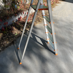 Стремянка алюминиевая 2 м на 5 ступеней для стройки Стандарт Орехов