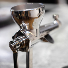 Соковитискач ручний для фруктів і ягід Jupiter з нержавіючої сталі Броды