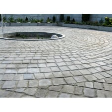 Гранітна бруківка з пиляним верхом 10*10*5 чорна габро