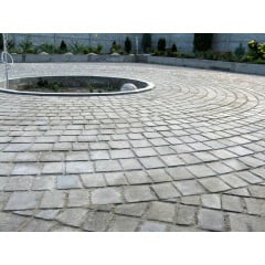 Гранітна бруківка з пиляним верхом 10*10*5 чорна габро Київ