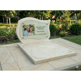 Сімейний пам'ятник із майданчиком мармуровий піщаник