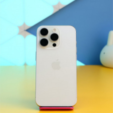 Смартфон Apple iPhone 15 Pro 256GB White Titanium (MTV43) Б/У