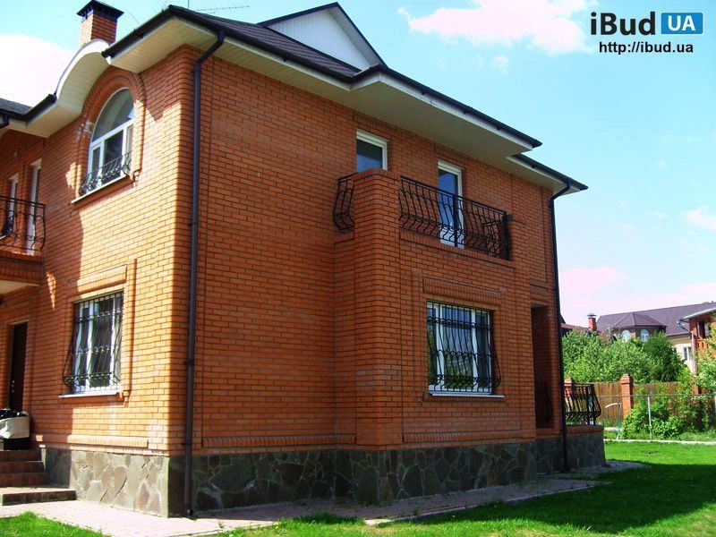 Остекление дома ПВХ окнами из профиля REHAU-Euro 70 Design