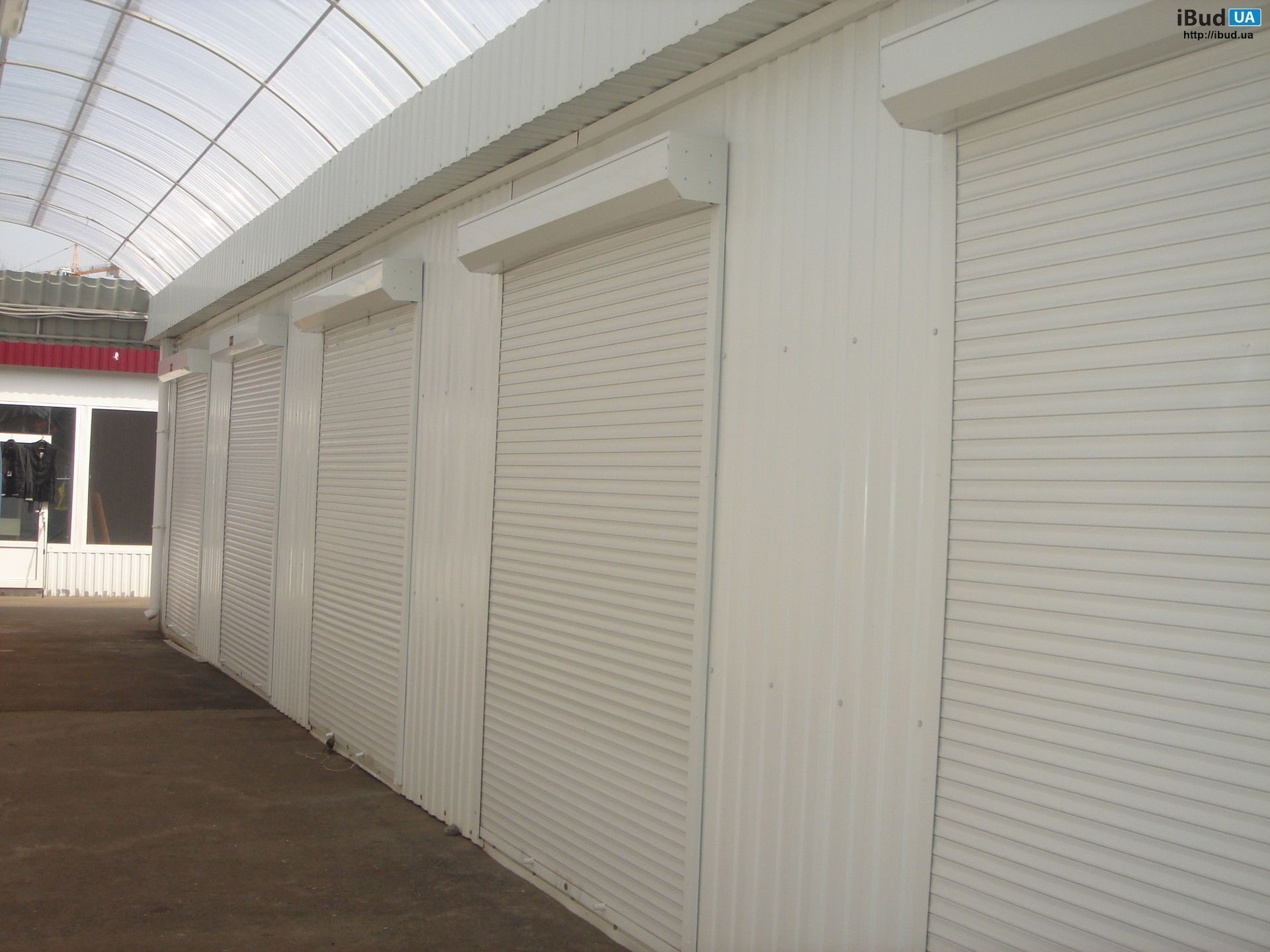 Защитные роллеты на павильон