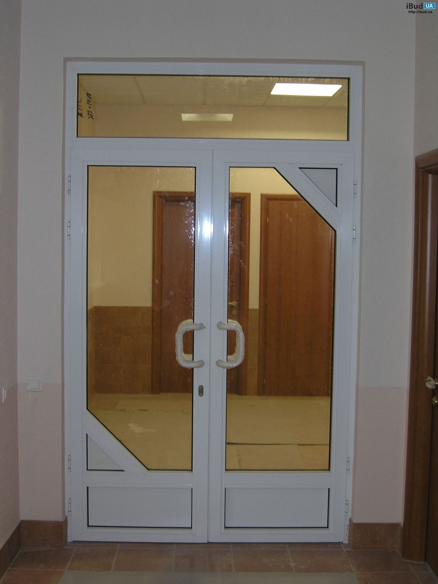 Двери из алюминия