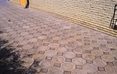 Монтаж тротуарної плитки на дачній ділянці