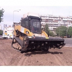 Аренда культиватора LT18B на базе гусеничного мини-погрузчика Виноградов