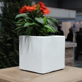 Бетонна ваза Золотий Мандарин Куб малий 180х180х180 мм біла