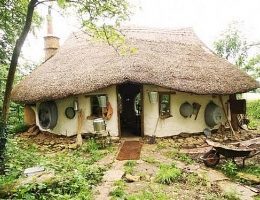  Великолепный экологичный домик из глины за...  $ 250 ФОТО